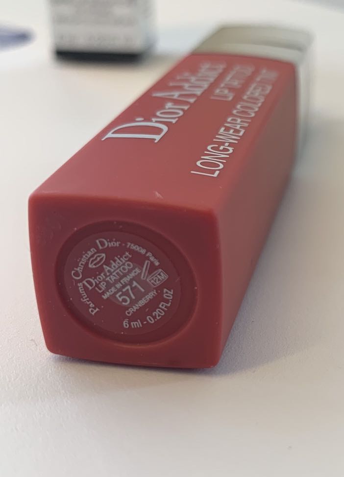 Lip tattoo 571 sales