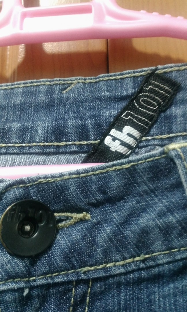 Folded & Hung Jeans, Women's Fashion, Bottoms, Jeans on Carousell