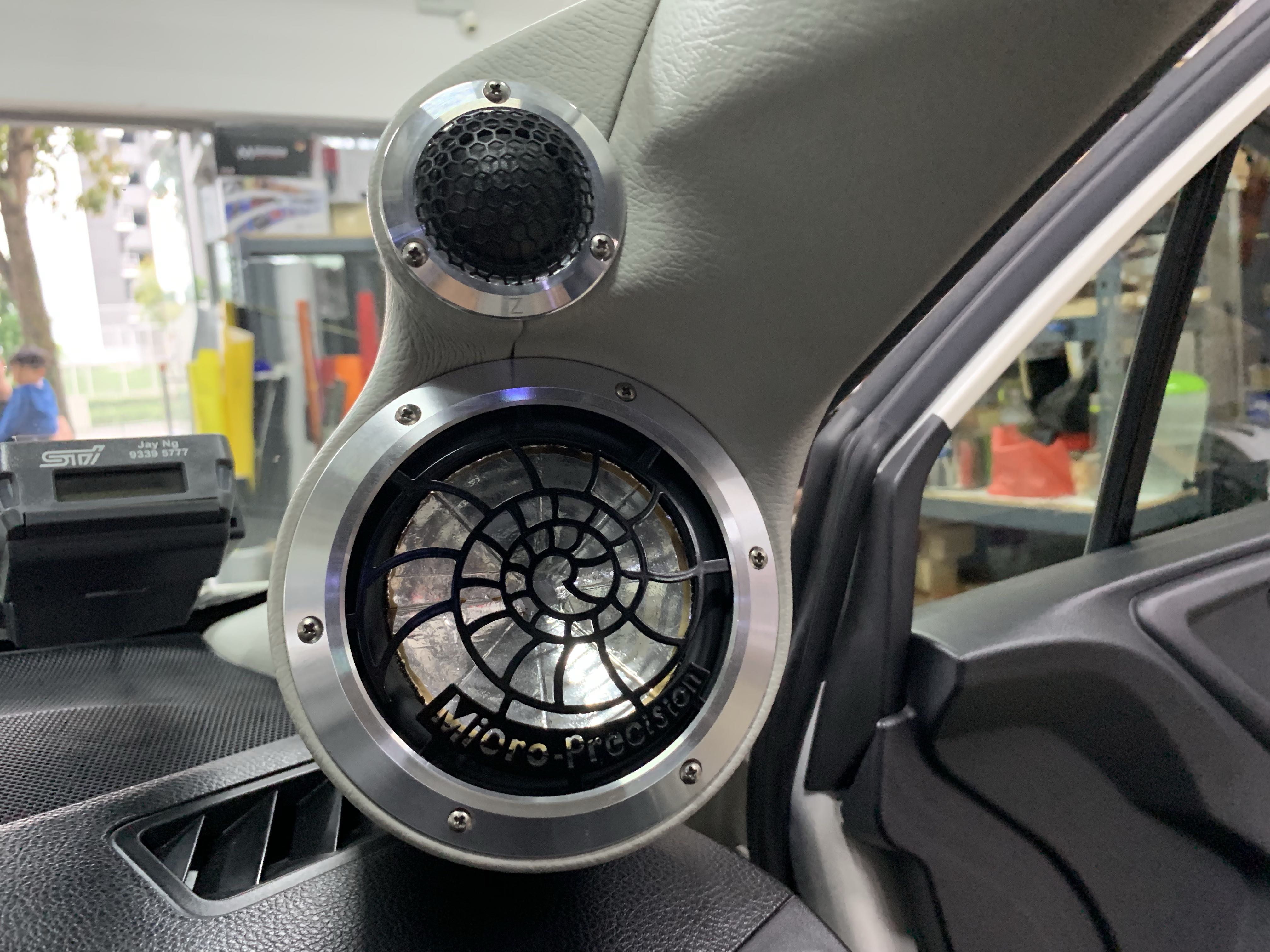 Speaker discount pillar pods