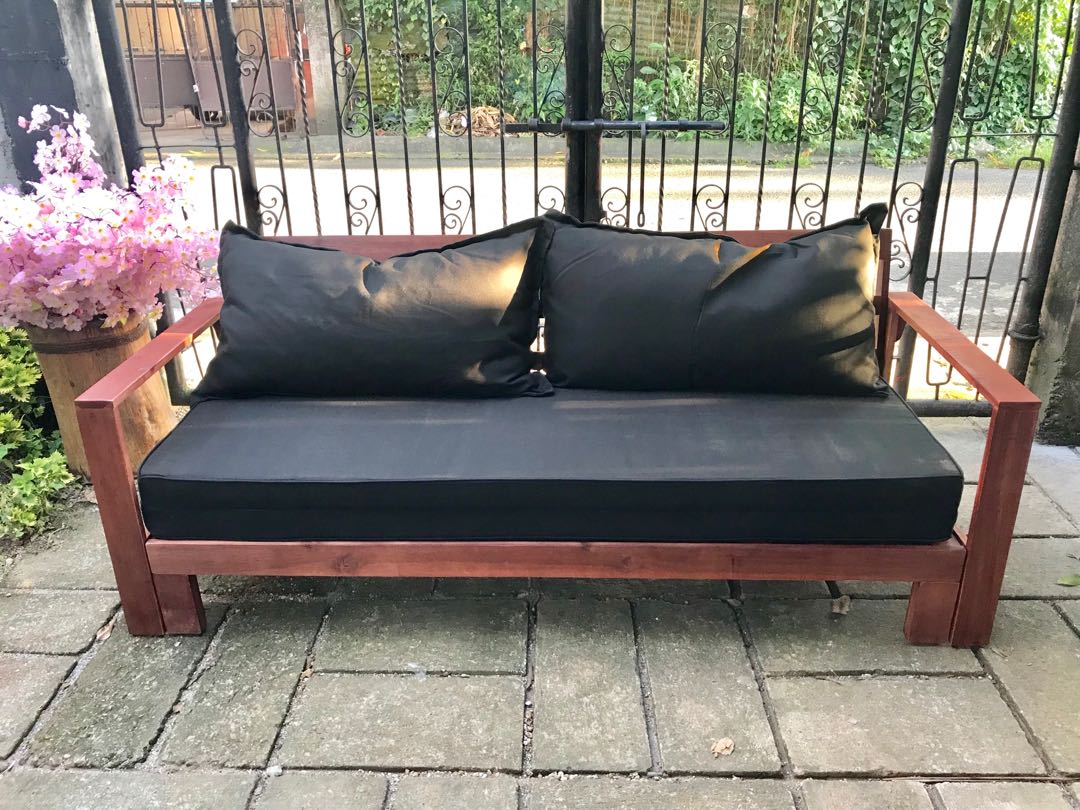 Aldi timber day hotsell bed