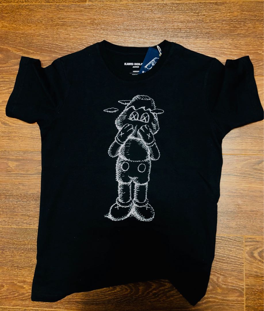 数量限定2023 KAWS：HOLIDAY JAPAN Tシャツ M&Lの通販 by 小豆柴's ...