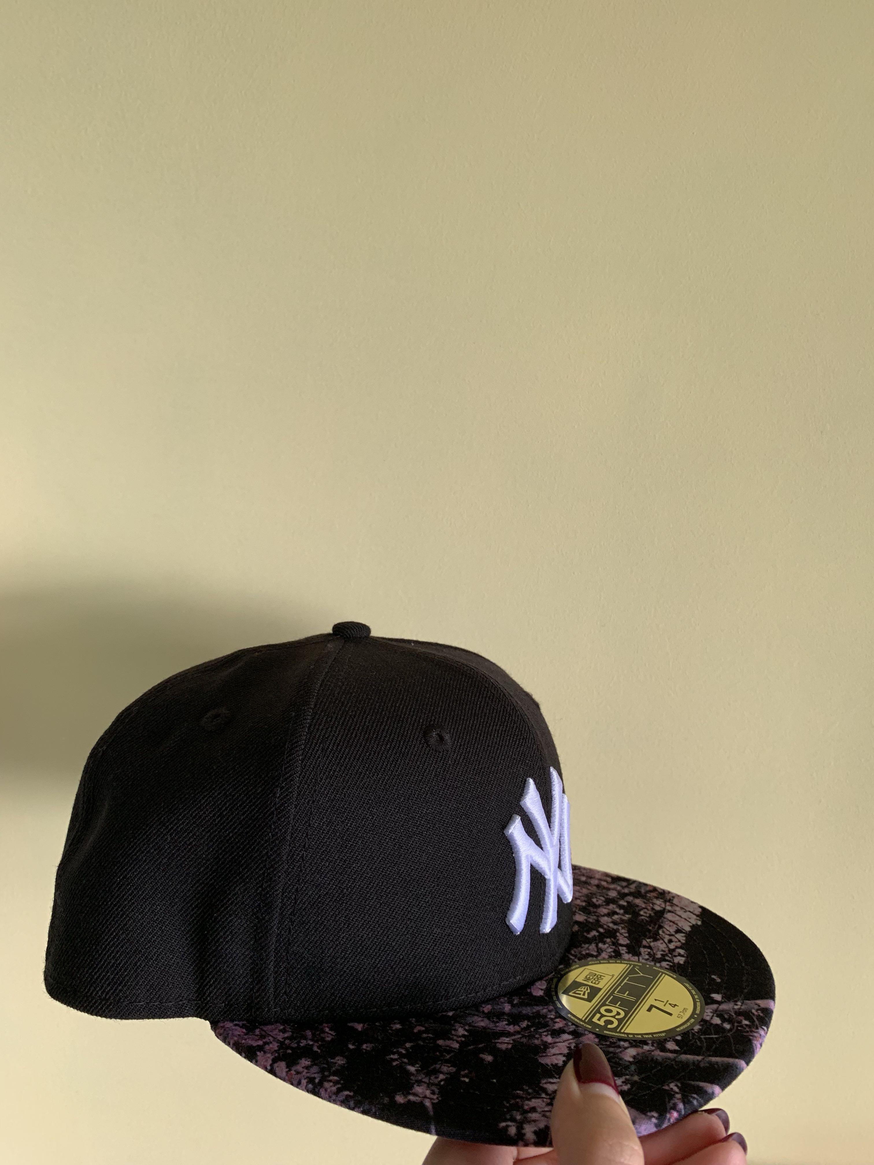 Sakura Light Side 59Fifty Fitted Cap by New Era