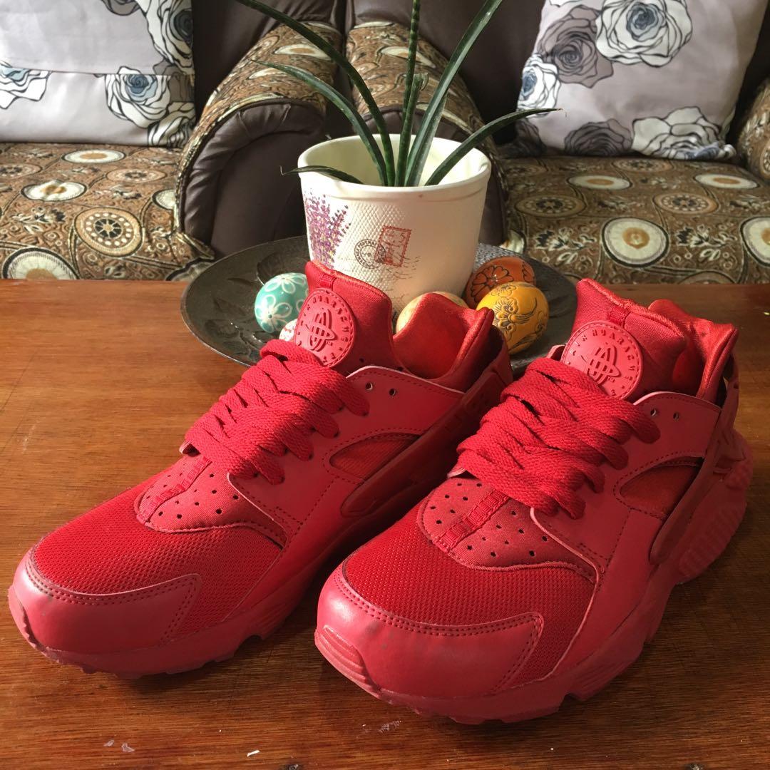 Triple red outlet huaraches mens