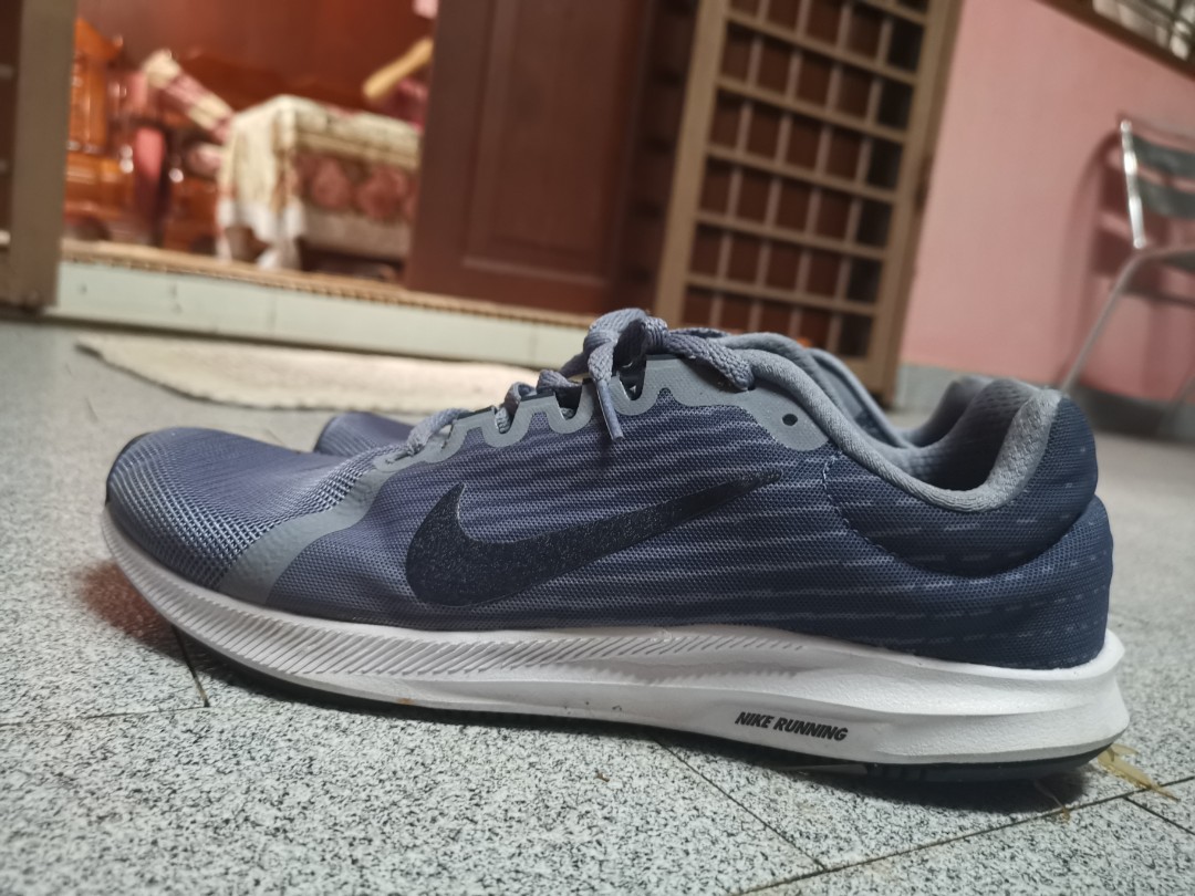 harga sneaker nike original