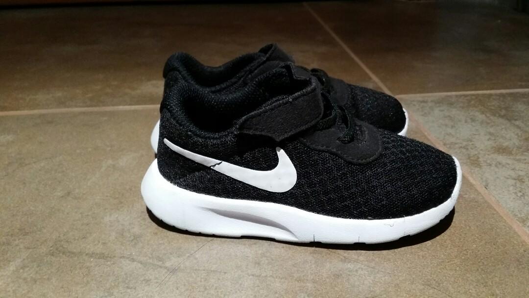 Nike hot sale tanjun 7c