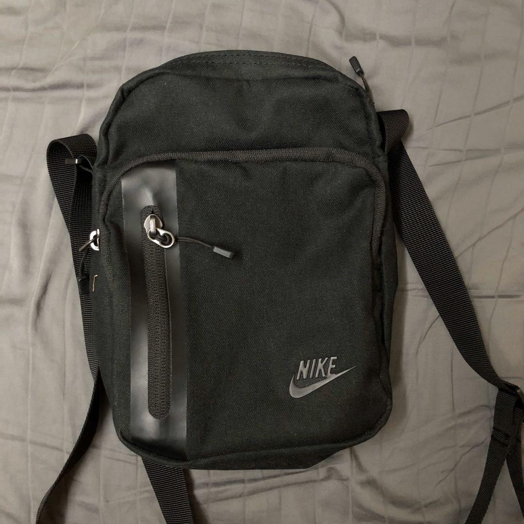 nike tech pouch