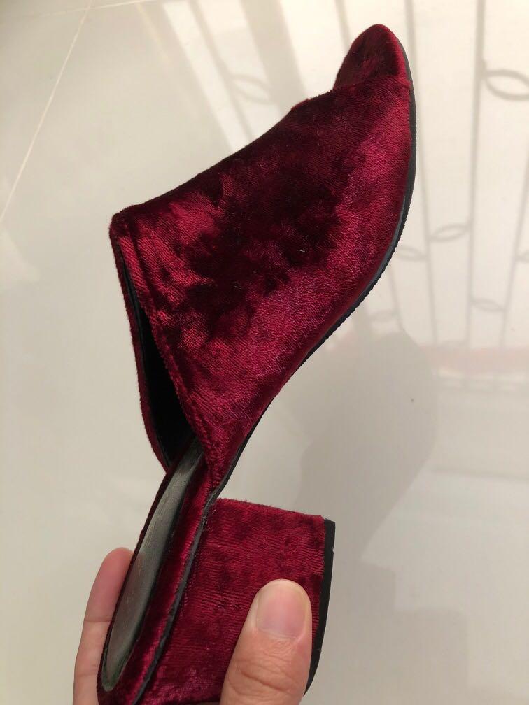 Red on sale velvet mules