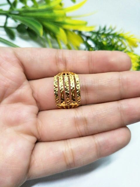 916 Gold Ring 4 Layer Women S Fashion Jewellery Rings On Carousell Cincin gum inserts keep the same good habit of turbo ones: 916 gold ring 4 layer