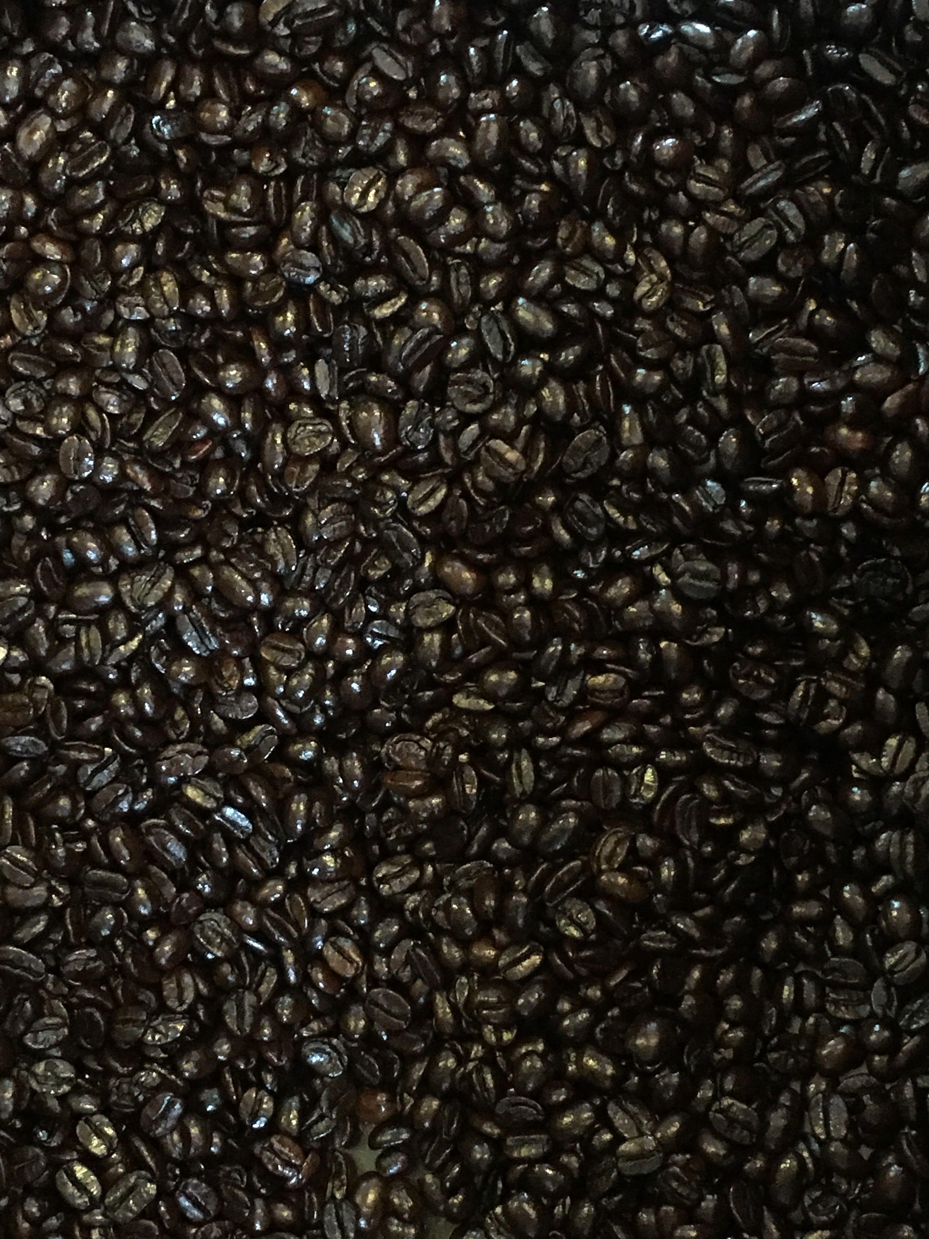 Arabica Medium & Dark Roast Coffee Beans (Organic) (Category: Fresh Produce) located in Manila. Submitted by yogurtown (Listing ID 240965827, Image 2). Description: Among all premium gourmet coffee beans on the world market, Arabica Coffee beans are by far the beans of choice due to their tendency to produce coffees with a good body and a rich flavor. MEDIUM ROAST COFFEE: Medium roast coffee is a brown color and rarely has an oily surface. These 