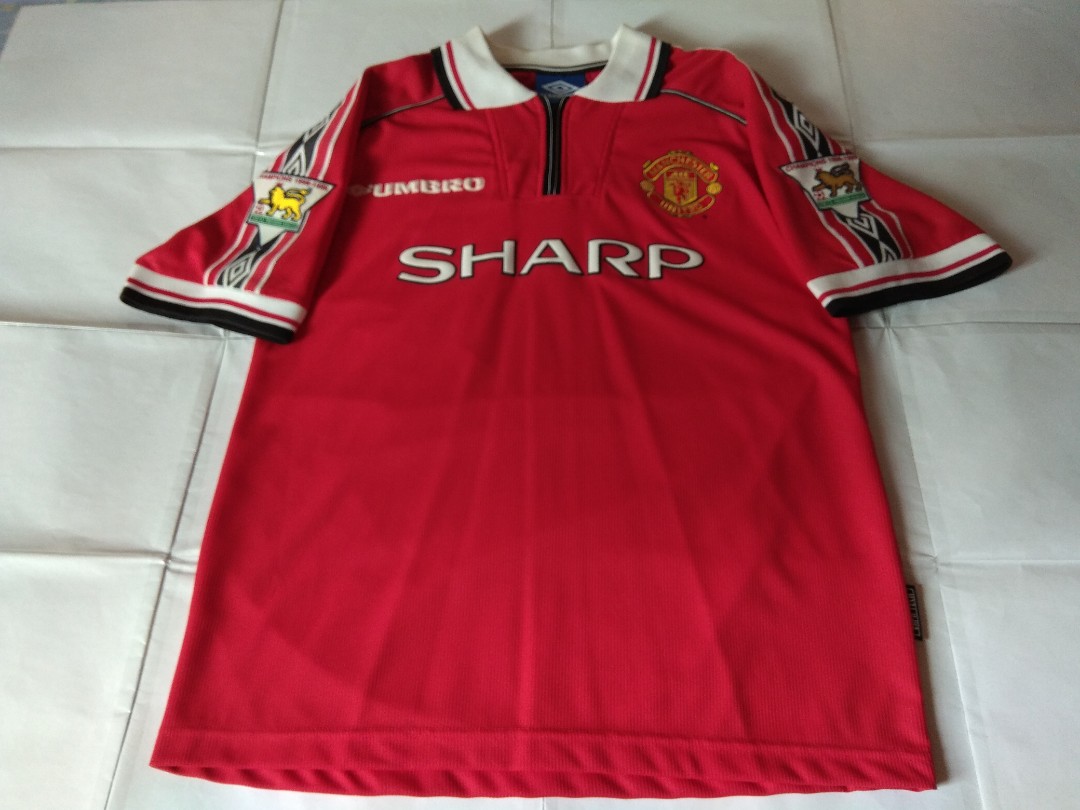 Authentic Manchester United Umbro 1998 Home Retro Football Jersey With Giggs 11 Print Sports Sports Apparel On Carousell