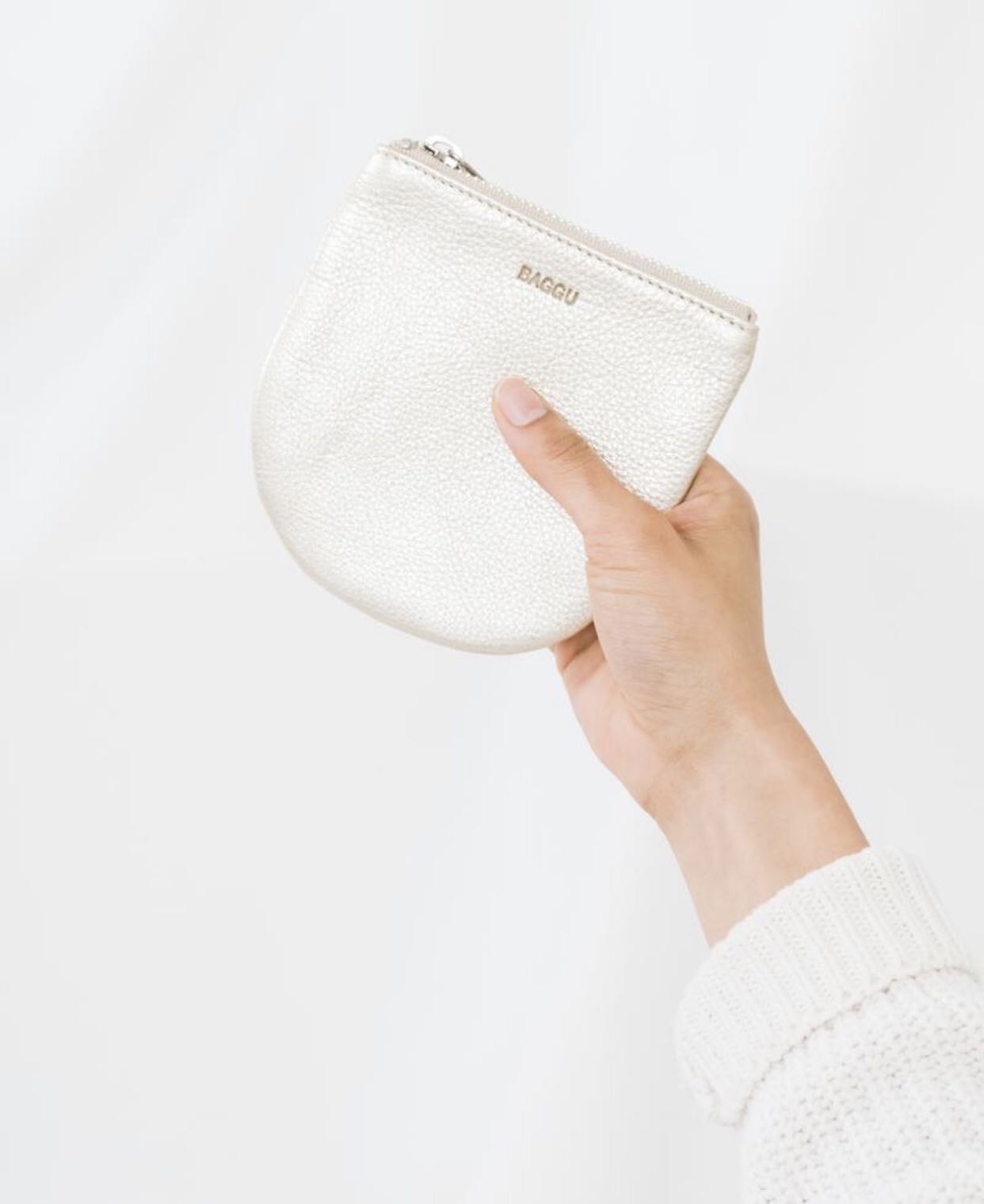 BAGGU Small U Pouch Platinum