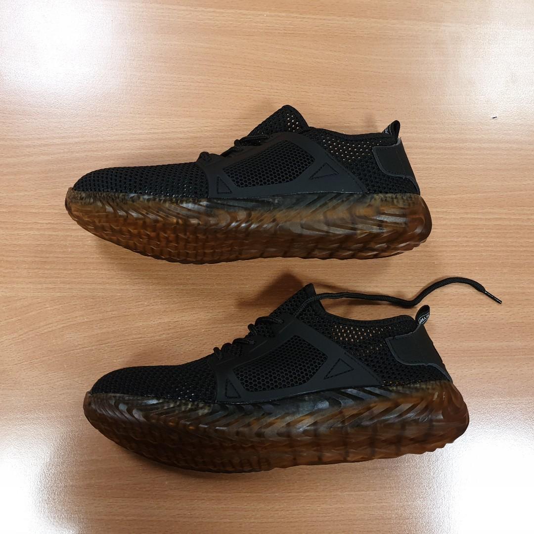 Brand new Indestructible shoes Ryder Black