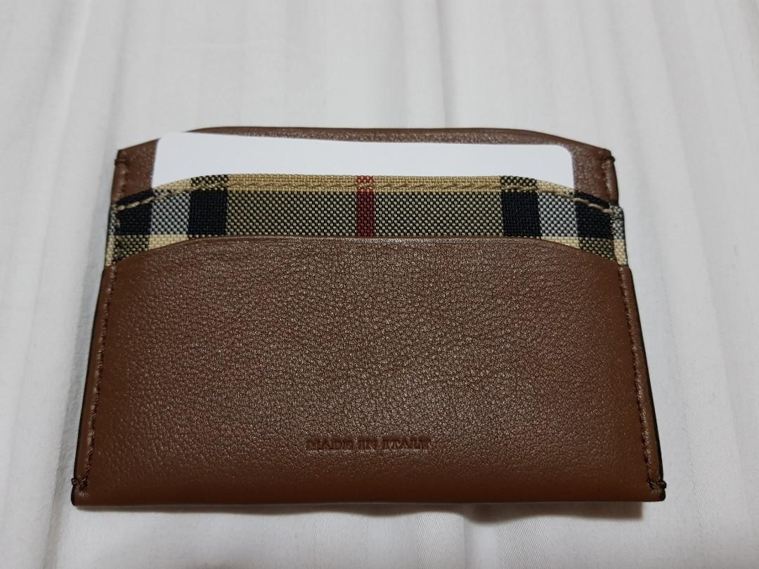 Burberry Card Case Original (Category: Luxury Bags & Wallets) located in San Juan City. Submitted by treasuredcollectibles (Listing ID 242673471, Image 2). Description: Original Burberry Card Case Bought in Hong Kong but never used Comes with Box, Cloth bag, Tag.
