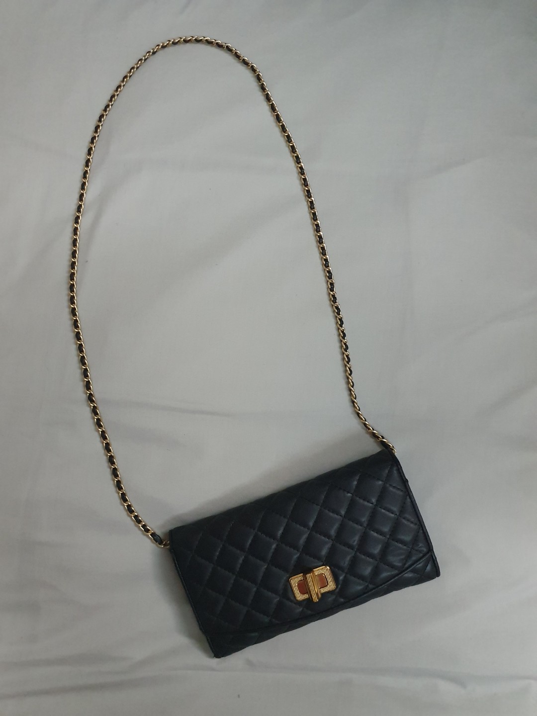Charles Keith Black Wallet On Chain looks like Chanel