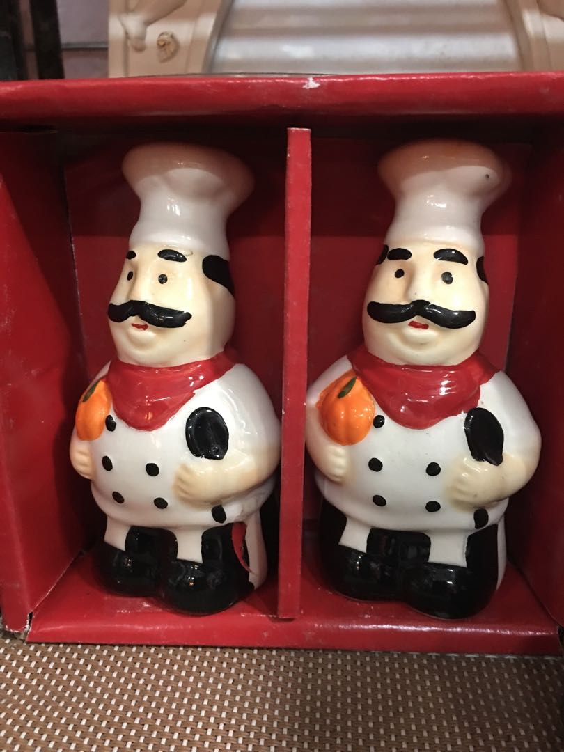 Chef Salt & Pepper Shaker, Furniture & Home Living, Home Improvement