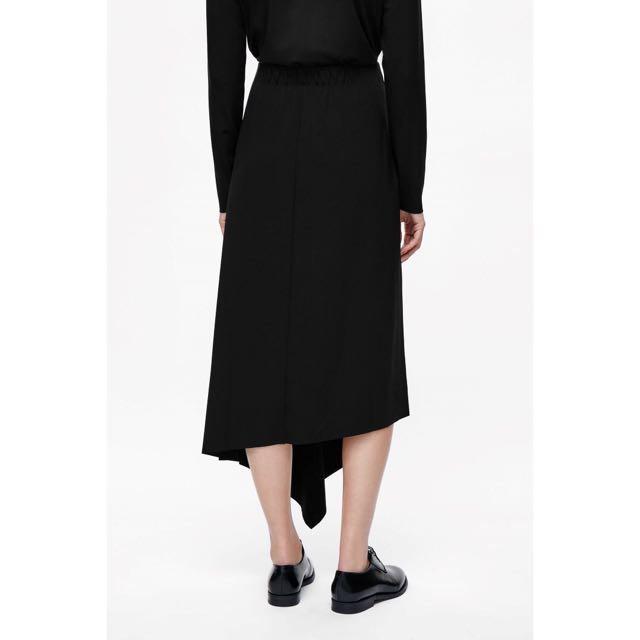 COS Black Asymmetric Jersey Skirt, Women's Fashion, Bottoms, Skirts on  Carousell