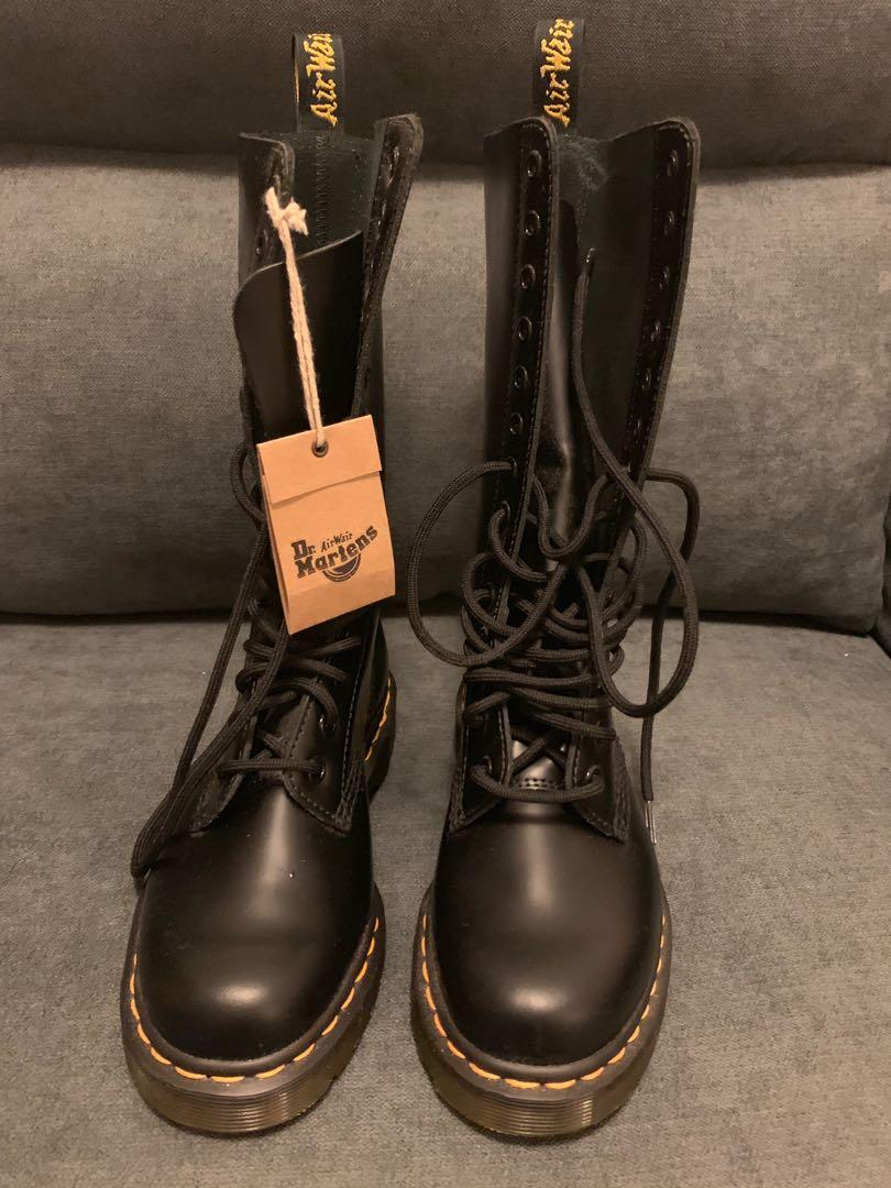 dr martens tag