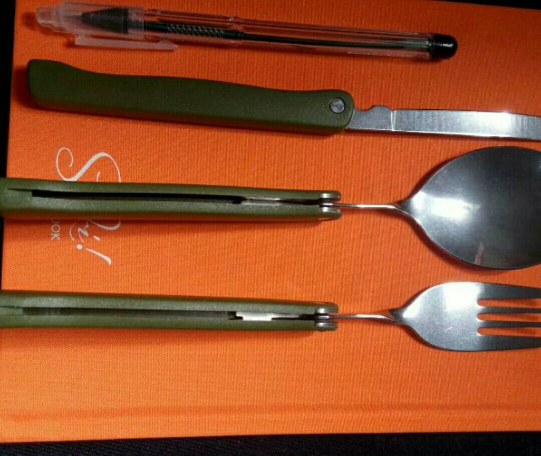 Foldable Spoon, Fork and Knife Set with Carrying Case (Category: Dinnerware & Cutlery) located in Quezon City. Submitted by rosanna_c (Listing ID 242602513, Image 2). Description: Perfect for picnics, outings or just to carry inside your bag 4 piece Foldable Spoon Fork and Knife Set Material: stainless steel with hard plastic handle Contents: 1 Foldable Spoon 1 Foldable Fork 1 Foldable Knife 1 Carrying Case which Can be attached to your belt *get