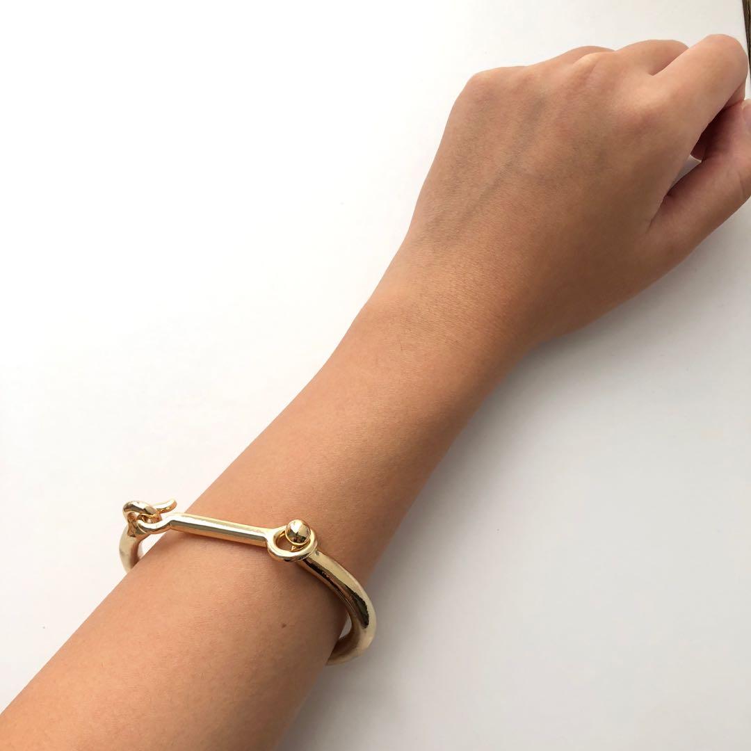 Gold hotsell hook bangle