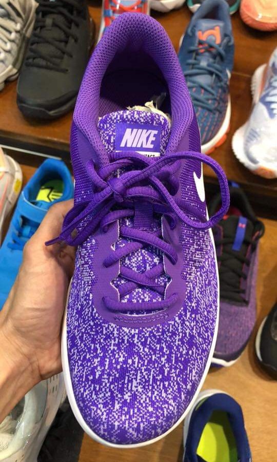 Nike shoes on Carousell