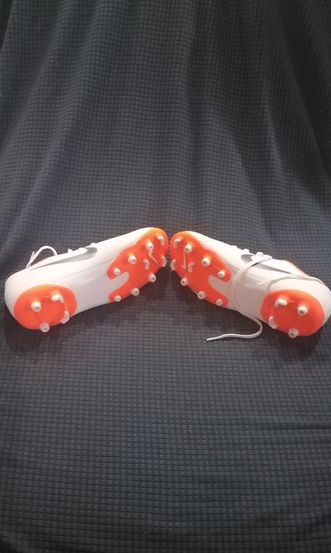 nike ladies football boots