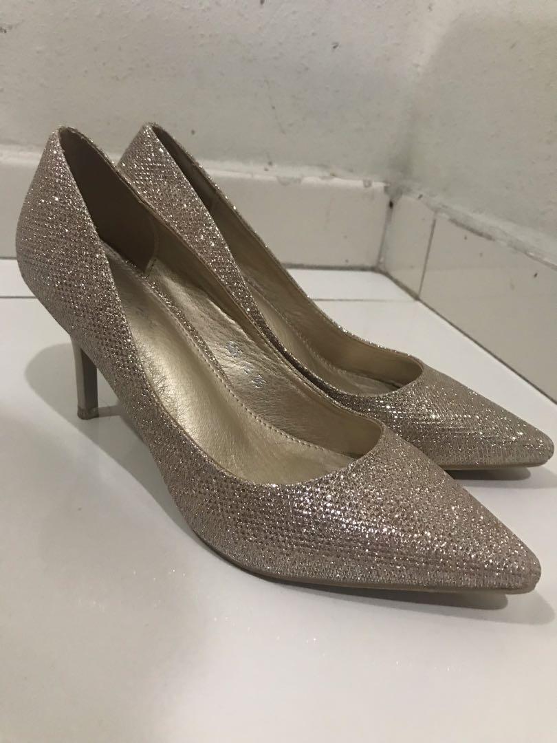 rose gold glitter pumps