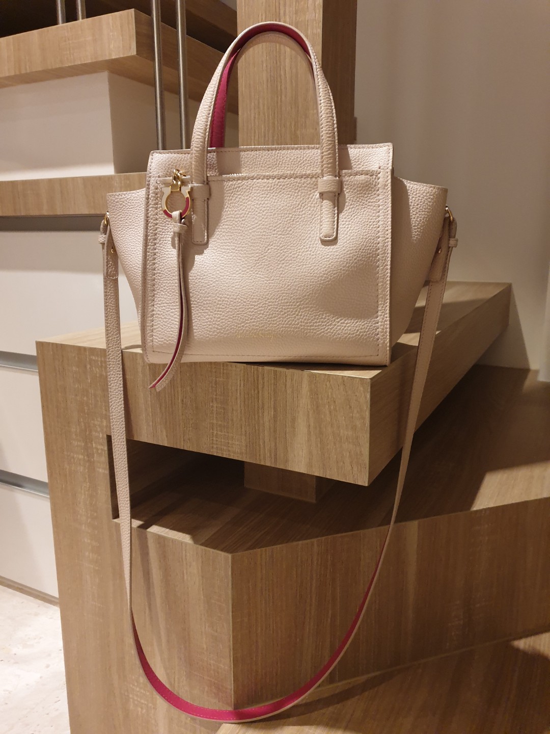 Salvatore ferragamo amy discount tote