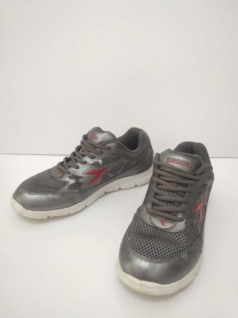 Sepatu Diadora Running Size 42 Men S Fashion Men S Footwear Sneakers On Carousell