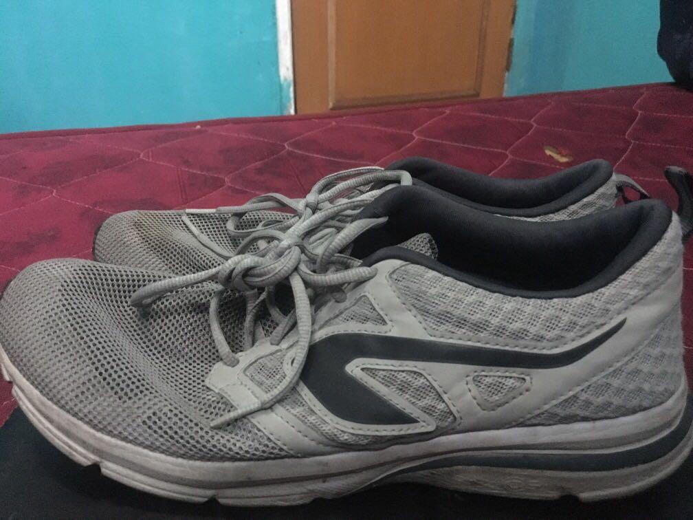 sepatu lari kalenji