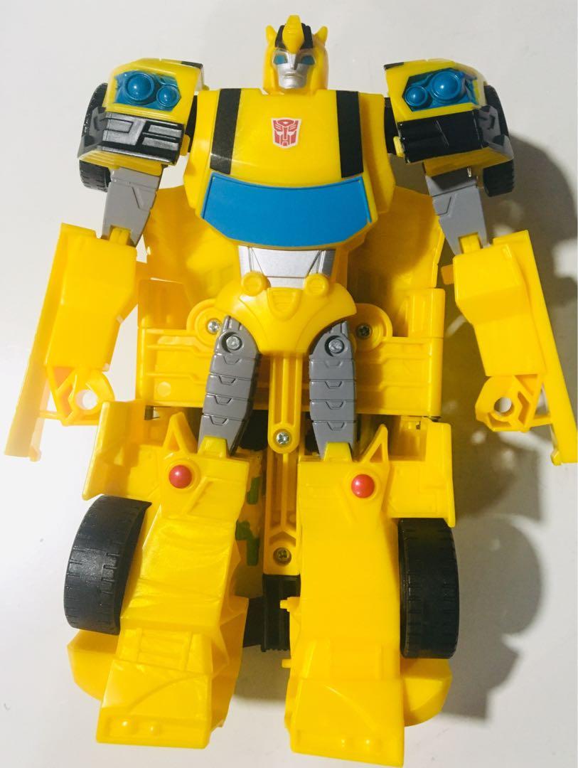 Transformers Cyberverse Bumblebee convertable toy car, Hobbies & Toys