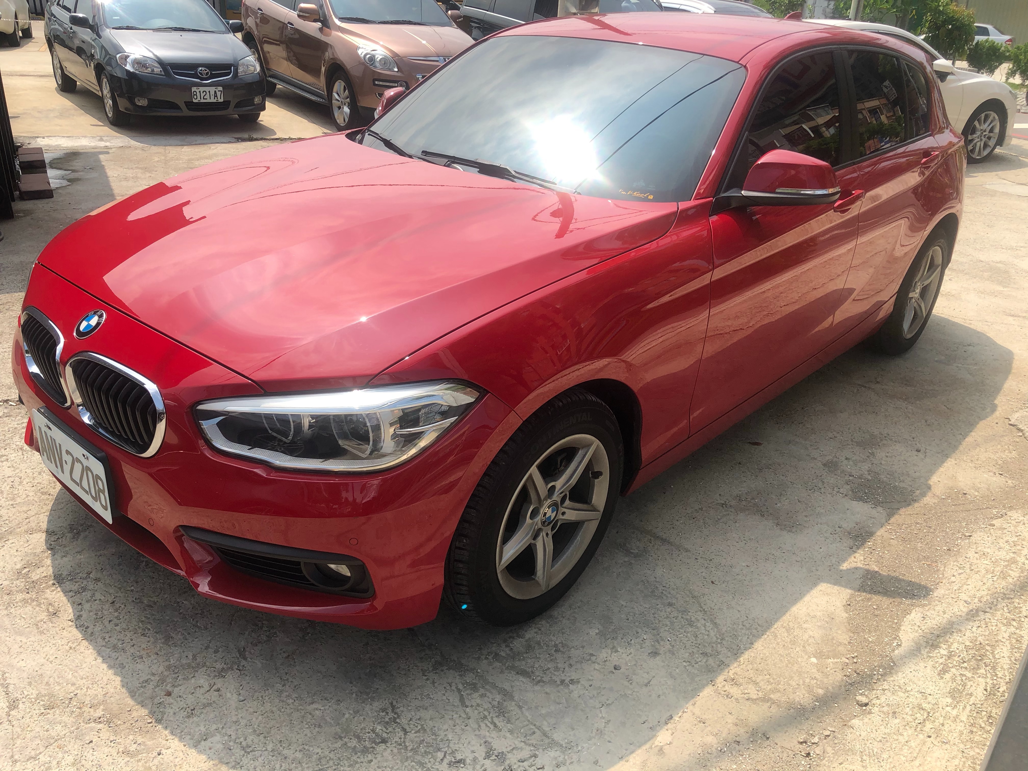 15年bm118i 紅1 6 跑4萬熱門車中古車二手車 汽車 汽車出售在旋轉拍賣