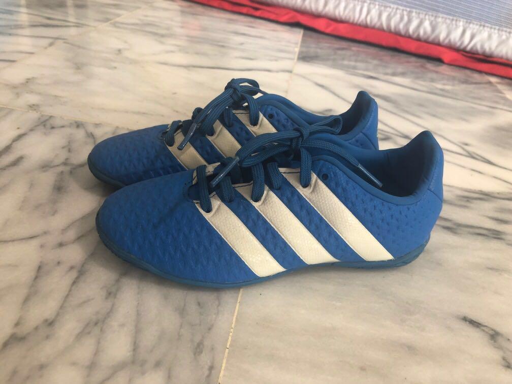 football shoes size 12