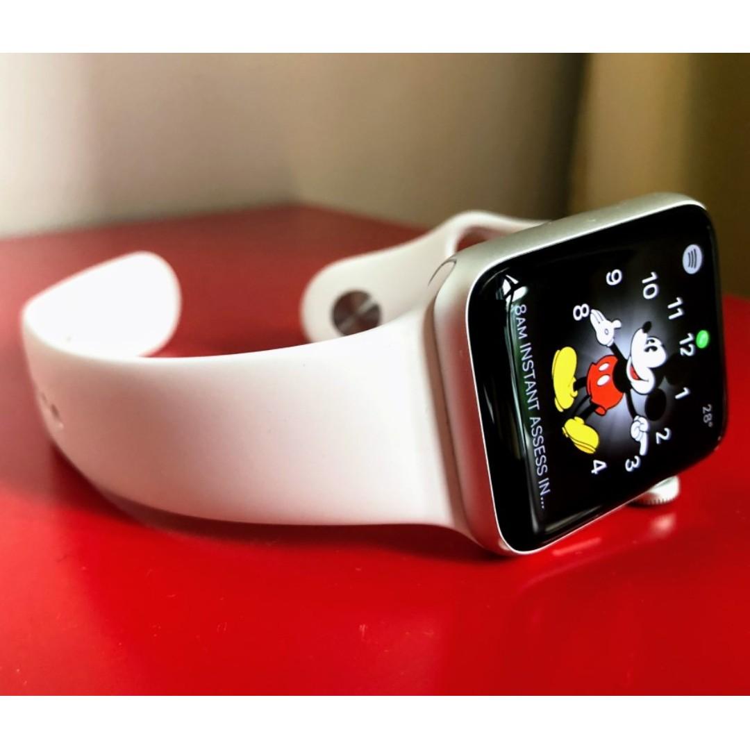 Apple Watch Series 3 Gps 42mm Silver Aluminium Case With White Sport Band Luxury Watches On Carousell