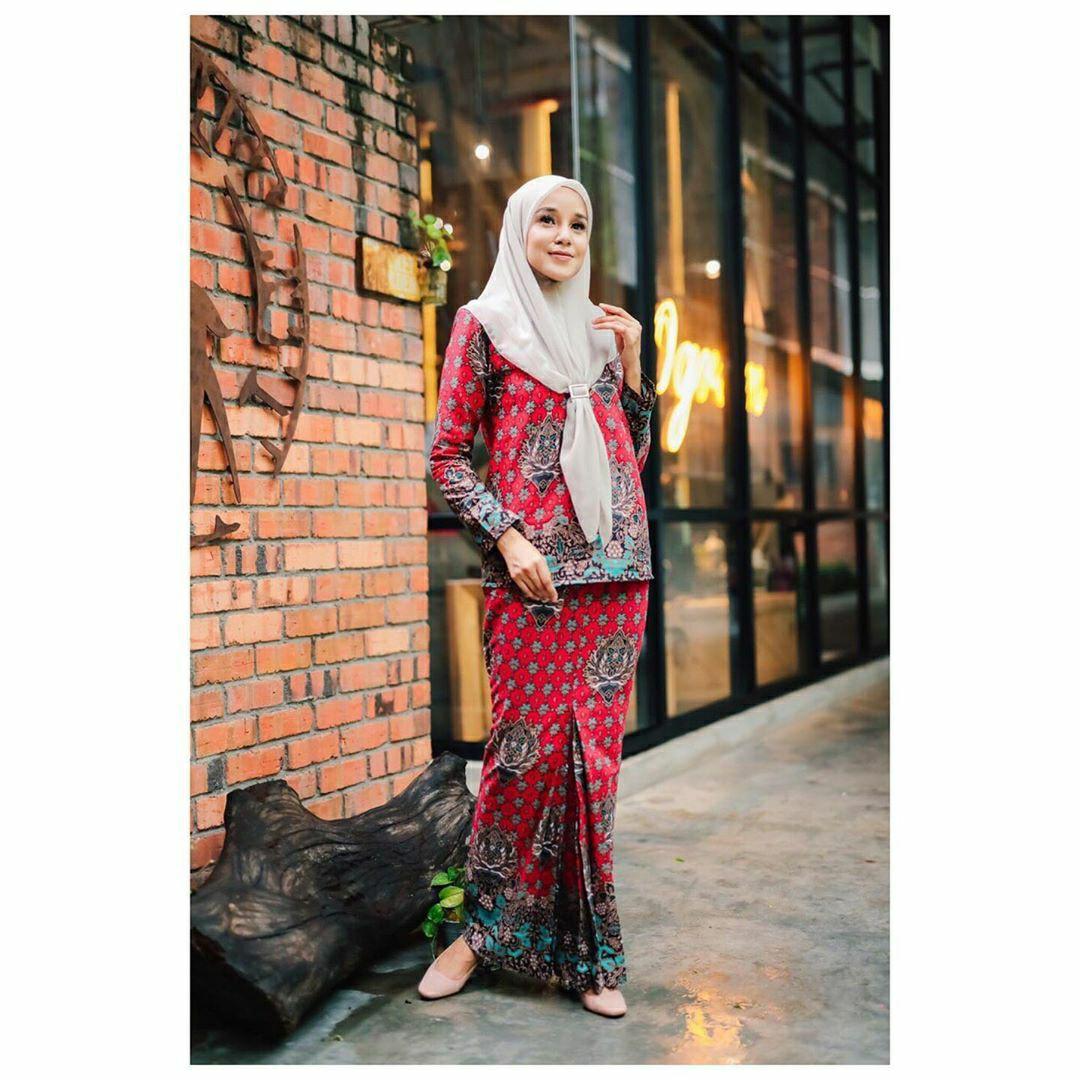 Baju Kurung Kedah Batik Women S Fashion Clothes Others On Carousell