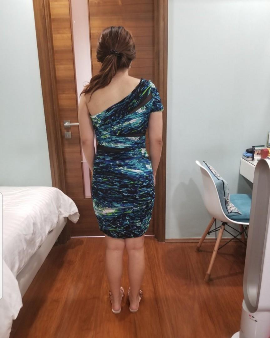 bcbg venus cut patterned bodycon dress (Category: Dresses) located in Quezon City. Submitted by krista_closet (Listing ID 242804194, Image 2). Description: .