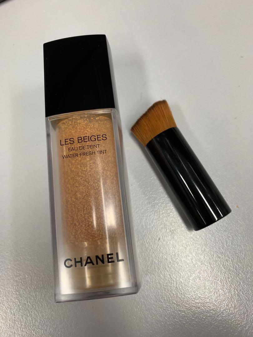 Chanel Les Beiges Water-Fresh Tint Foundation in Light - FREE
