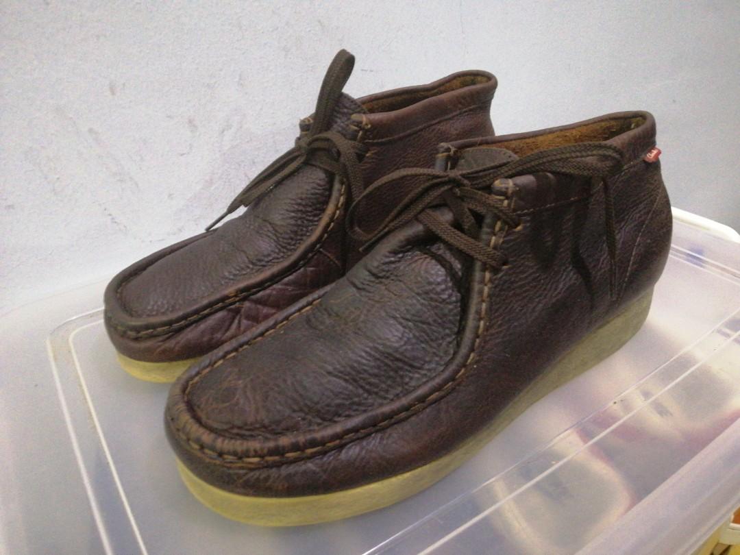Clacks (Category: Sneakers) located in Parit Buntar. Submitted by zilazrie (Listing ID 242729936, Image 3). Description: Authentic Clarks Prelove item Condition 9/10 Saiz uk10 us11 eur45 r13 k.