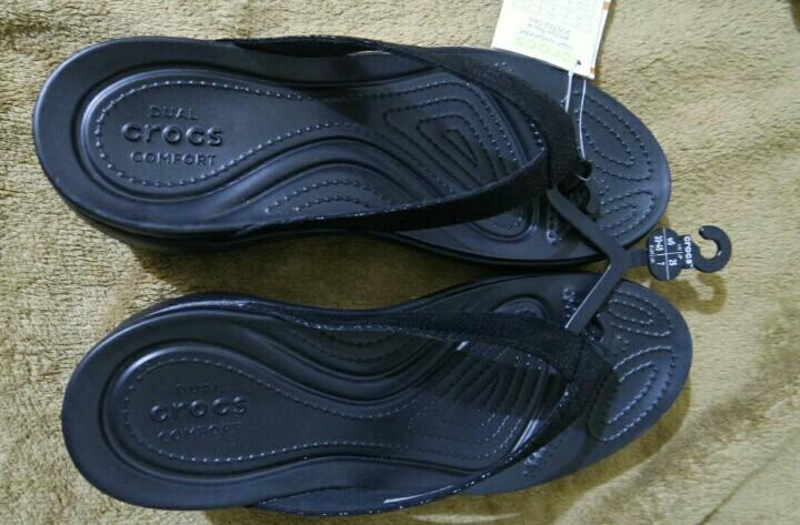 crocs capri wedge