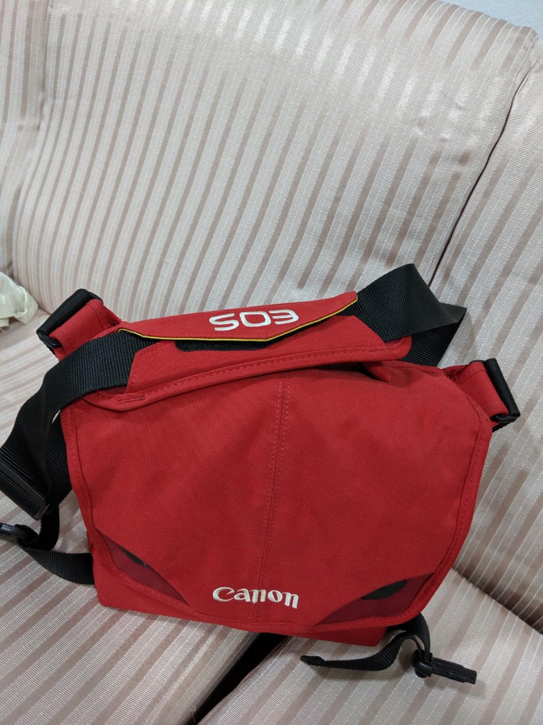 Crumpler camera bag - EOS (Category: Camera Bags & Carriers) located in Singapore. Submitted by cy526 (Listing ID 242868430, Image 1). Description: Used but still in good condition camera bag. Can easily fit a DSLR size camera. Self collection.