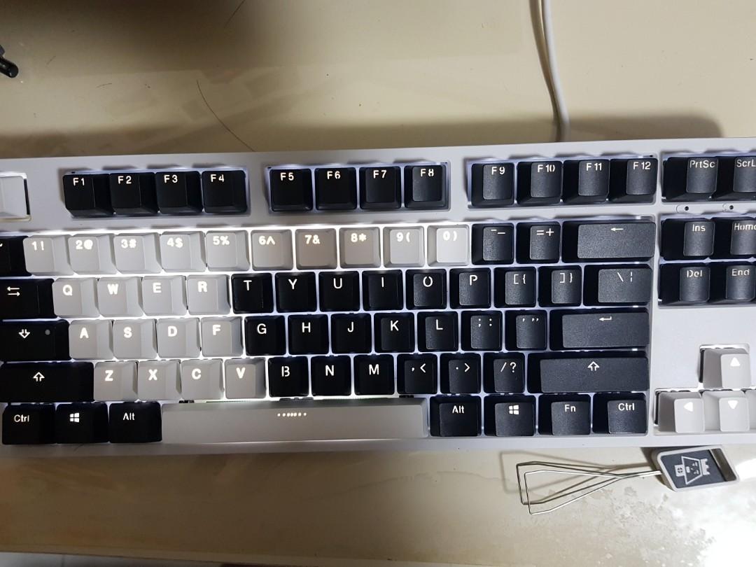 Ducky One 2 Tkl White With Brand New White Keycaps Computers Tech Parts Accessories Computer Keyboard On Carousell Ducky One 2 Tkl White With Brand New White Keycaps Computers Tech Parts Accessories Computer Keyboard On Carousell