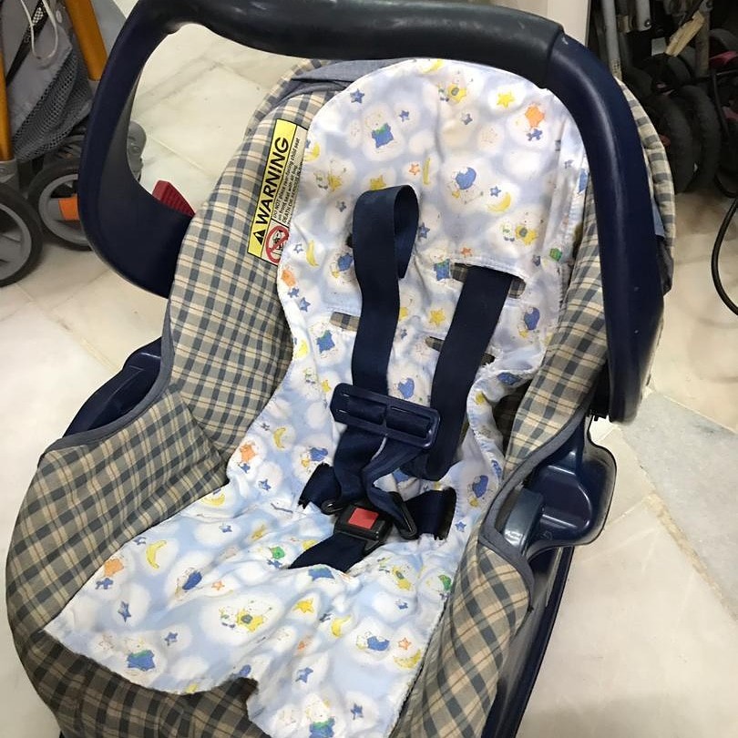 Graco carrier carseat, Babies & Kids, Going Out, Car Seats on Carousell
