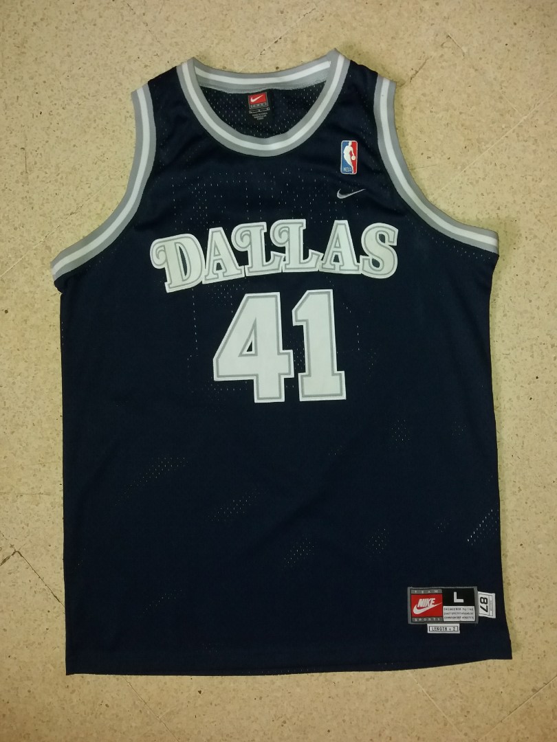 dirk nowitzki retro jersey