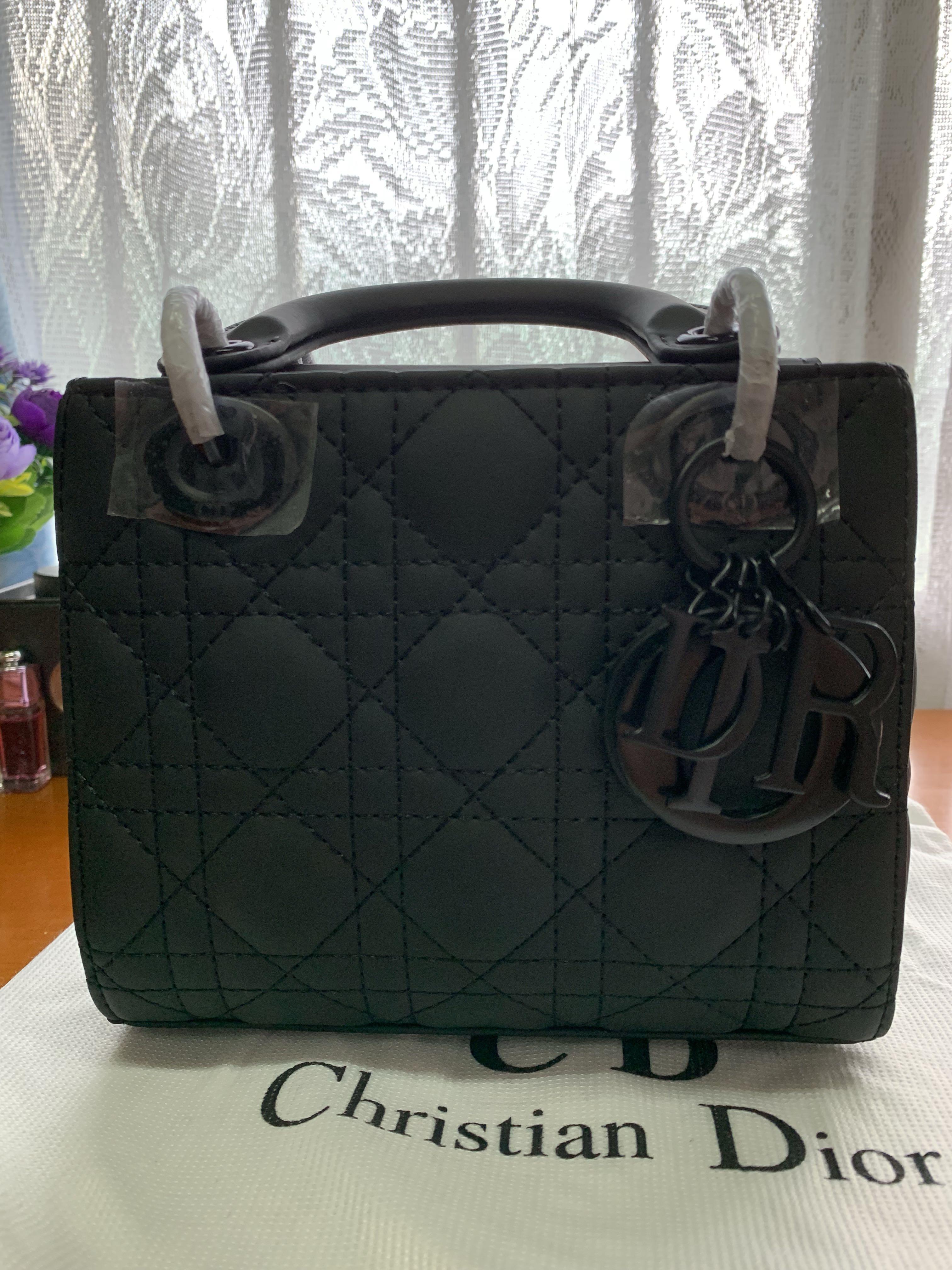 限時降 Lady Dior 戴妃包黛妃包消光黑磨砂黑三格mini 名牌精品 精品包包在旋轉拍賣