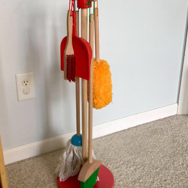 melissa & doug dust sweep & mop toy set