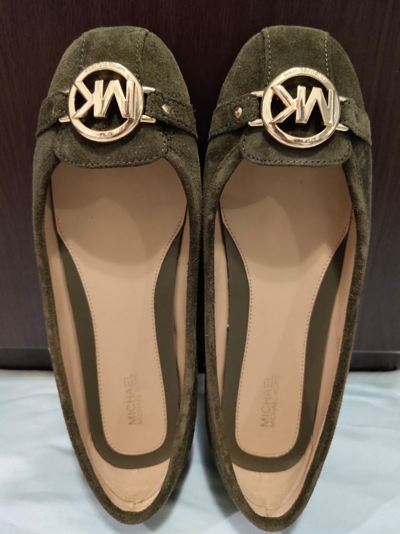Michael kors deals flats olive