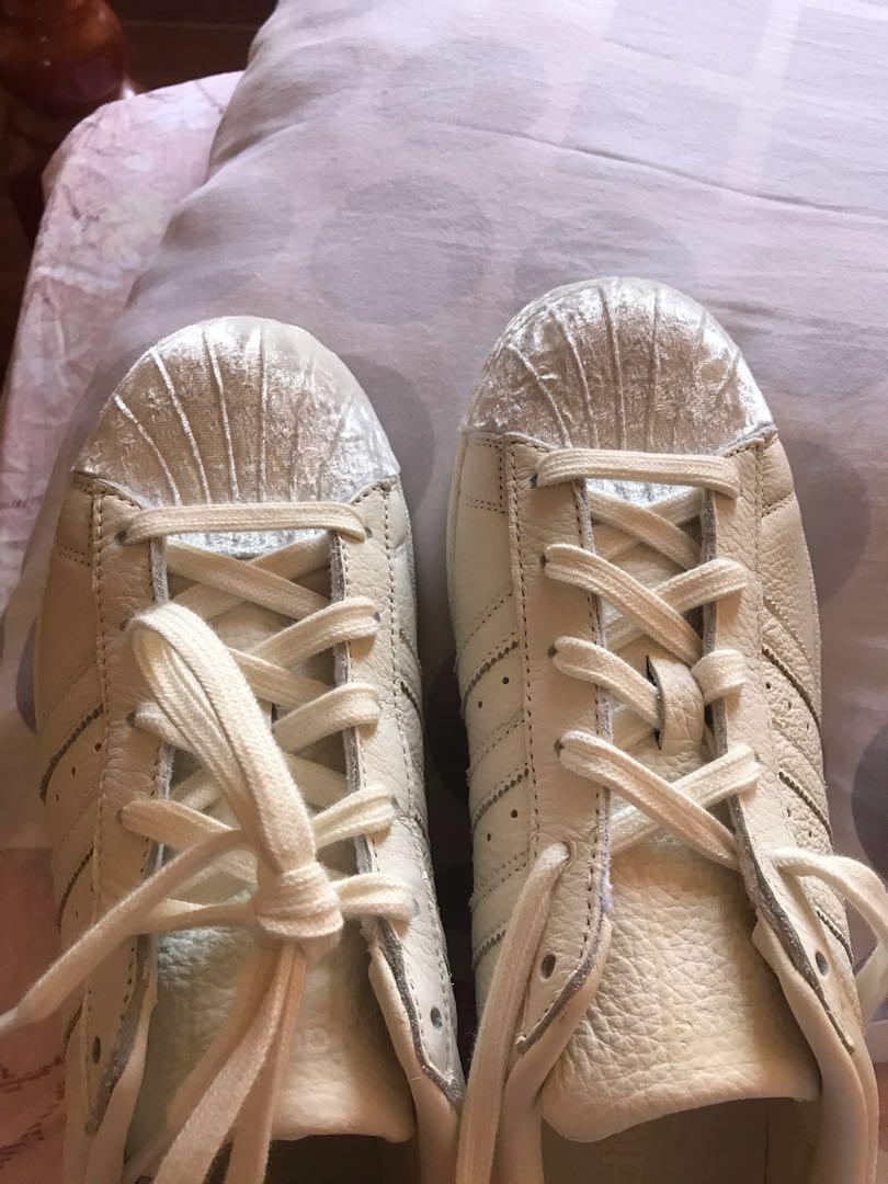SALE! Adidas Superstar Velvet, Women's Fashion, Footwear, Sneakers on  Carousell