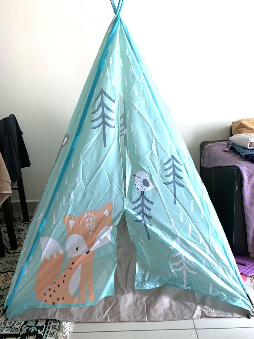 Teepee Large (Category: Kids' Tables & Chairs) located in Kuala Lumpur. Submitted by plovedme (Listing ID 242844007, Image 1). Description: New Teepee Large can fits up to 4 kids.