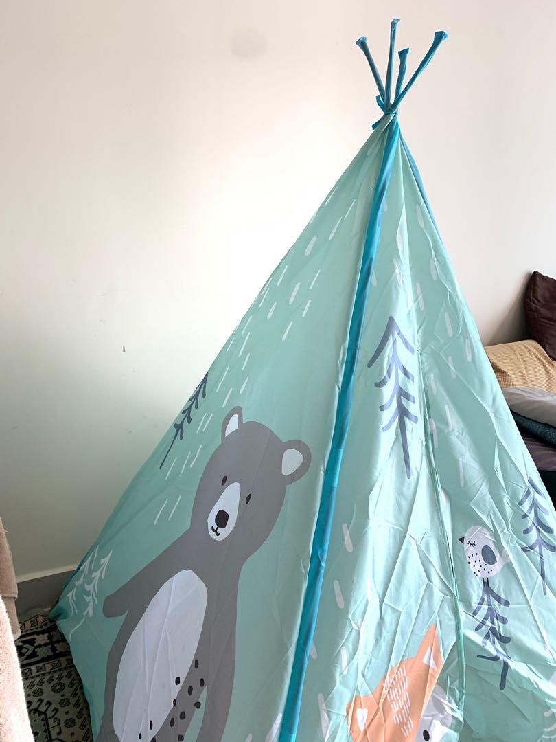 Teepee Large (Category: Kids' Tables & Chairs) located in Kuala Lumpur. Submitted by plovedme (Listing ID 242844007, Image 3). Description: New Teepee Large can fits up to 4 kids.