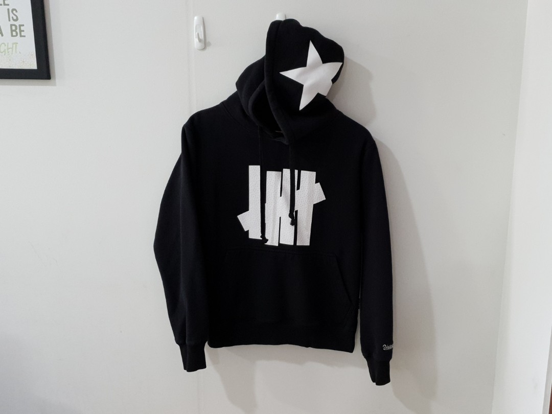 Undefeated 5 strike hoodie top