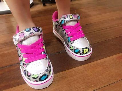 Heely's lights up roller shoes